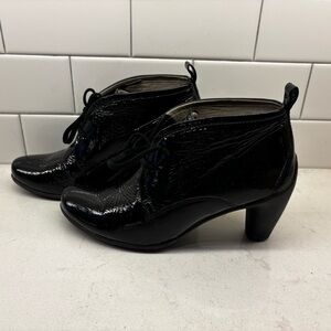 Ecco Black Patent Leather Ankle Boots size 38